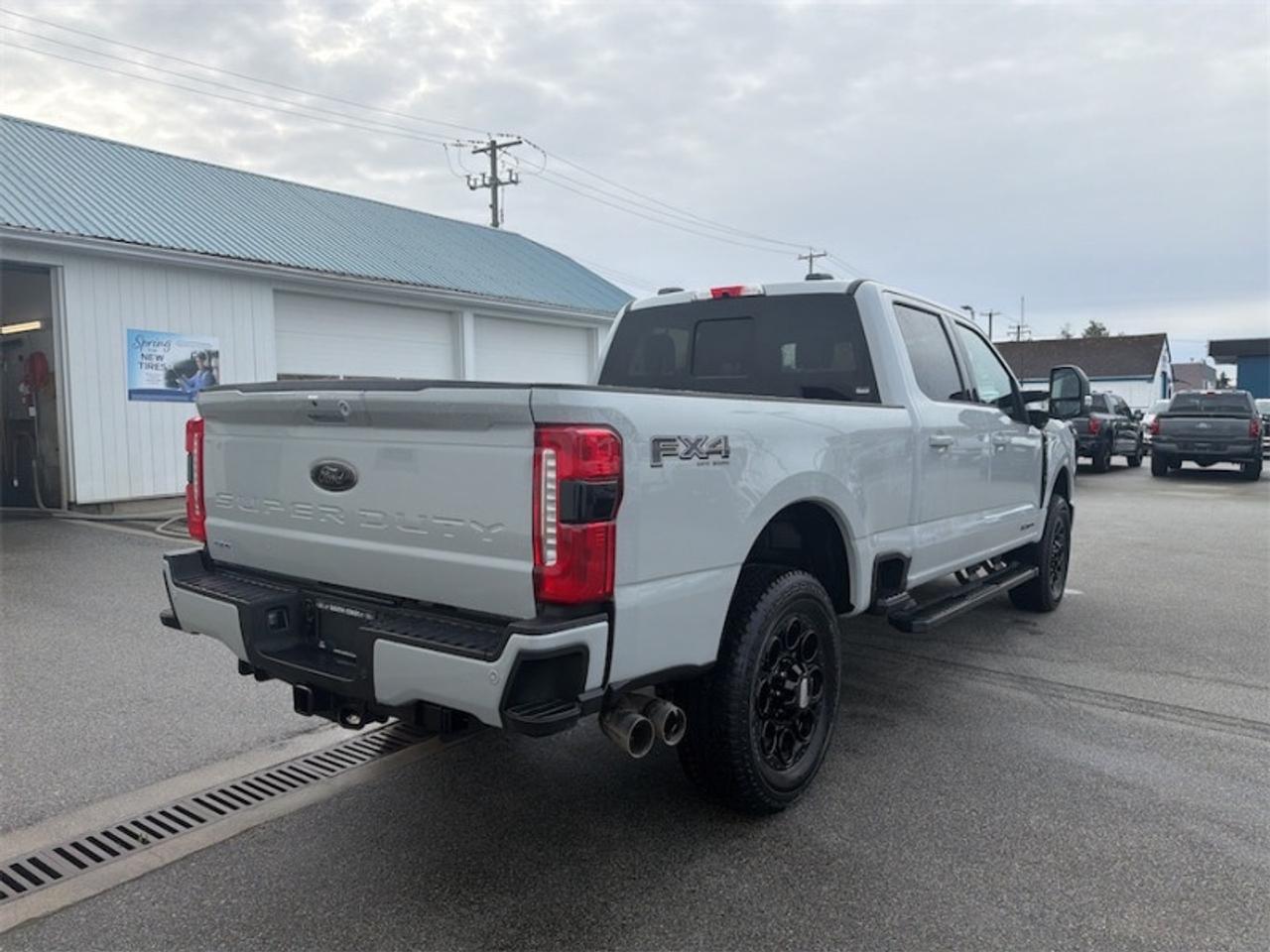 2026 Ford F-350 Super Duty XLT  - Diesel Engine Photo4