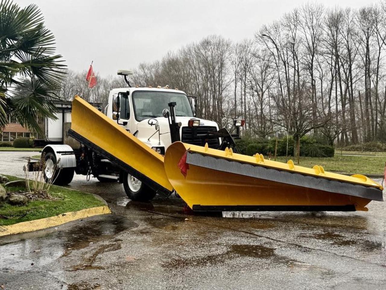 Used 2016 Freightliner 108SD Viking Snow Plow Truck with 11-Foot Plow and Wing for sale in Burnaby, BC