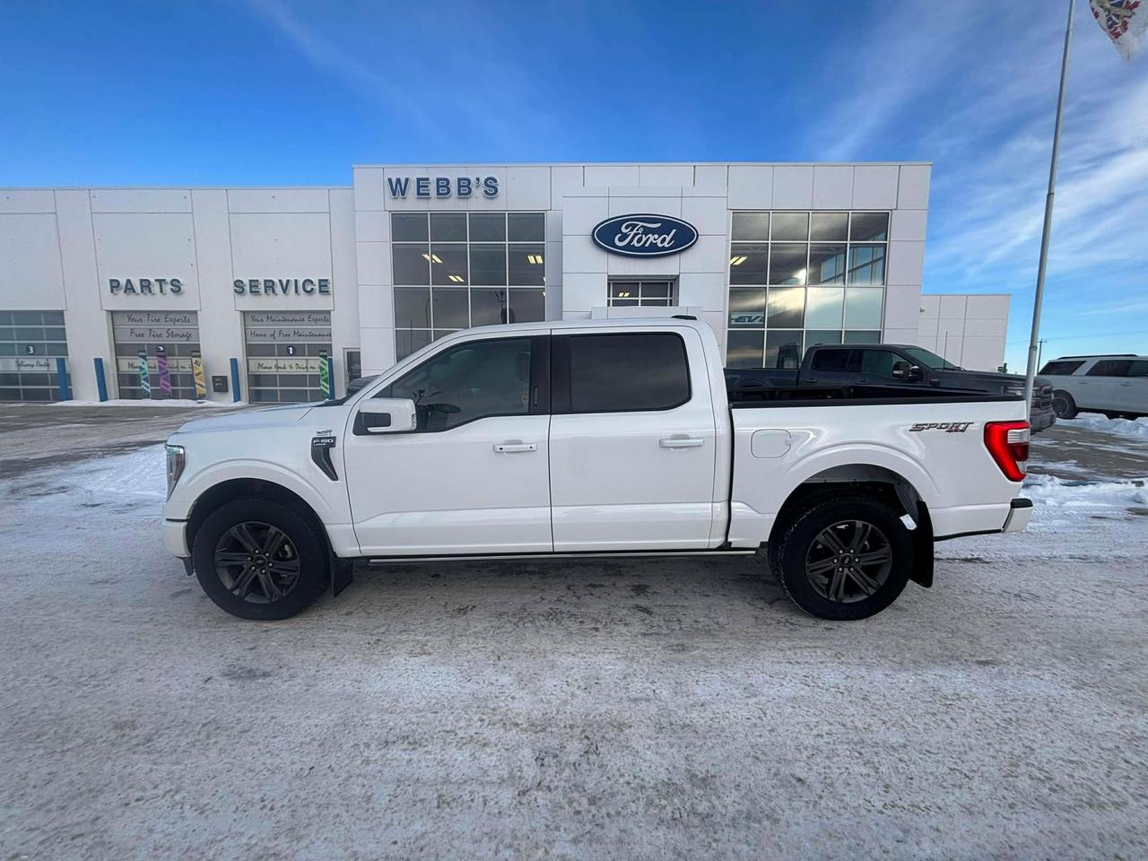 2023 Ford F-150 Lariat 4WD SuperCrew 5.5' Box Photo2