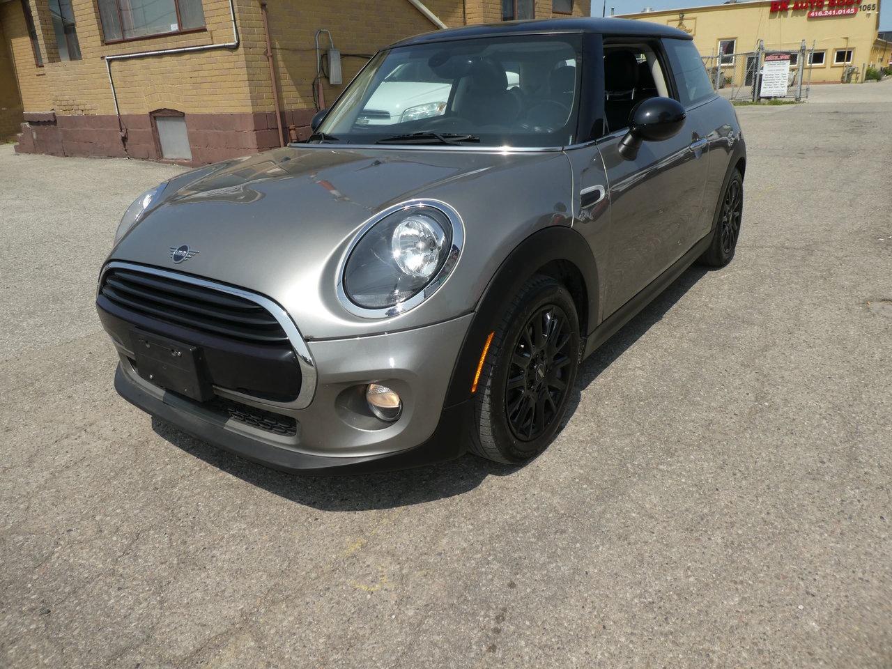 2019 MINI 3 Door Cooper PANORAMIC SUNROOF 74000 ORIGINAL KM'S - Photo #1