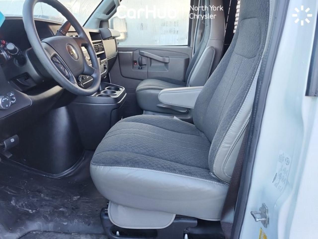 2024 Chevrolet Express Cargo Van BASE Photo4