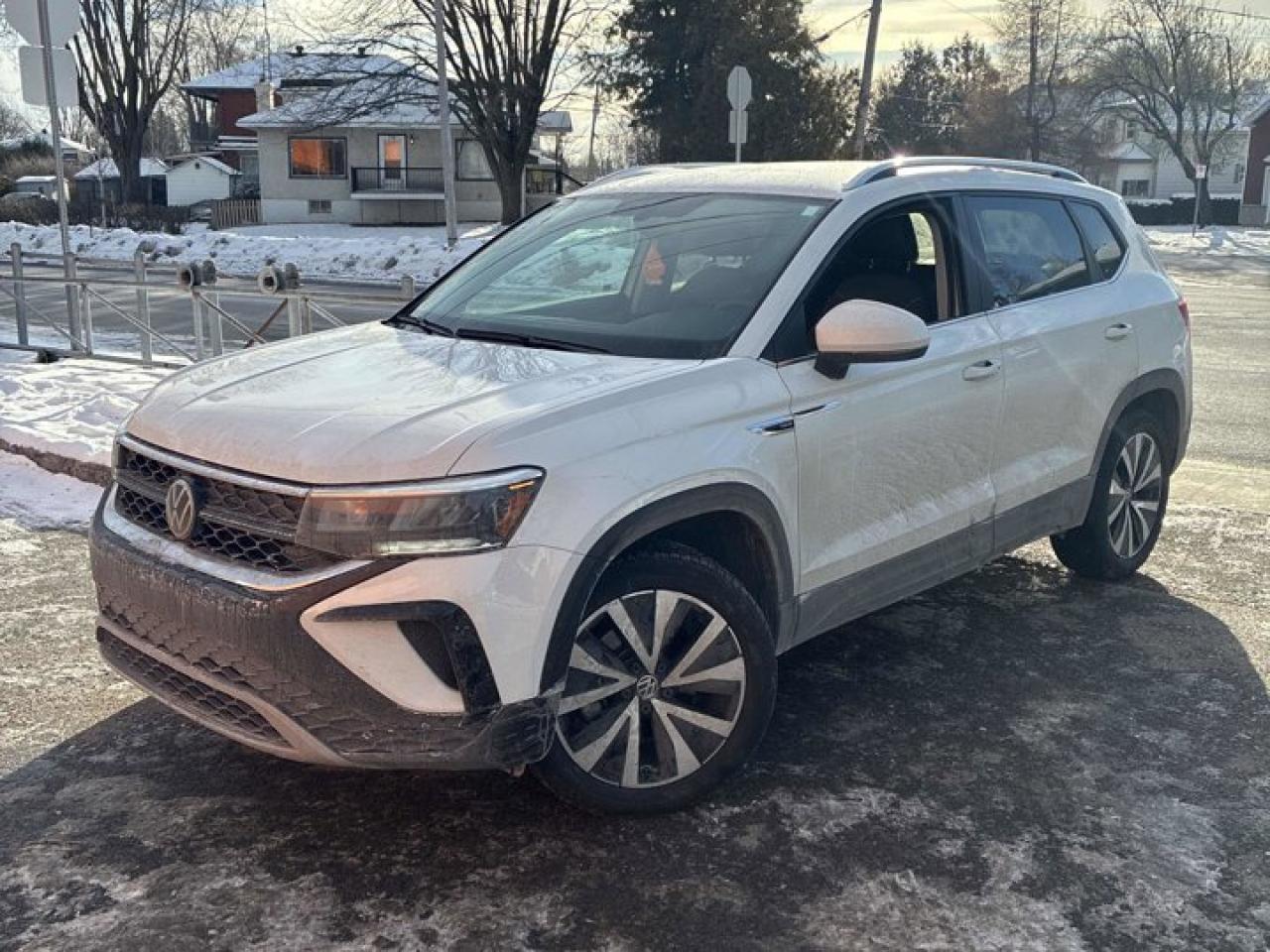 2023 Volkswagen Taos Comfortline AWD | Remote Start | Carplay and Android Auto | Cruise Control | and More ! Photo0