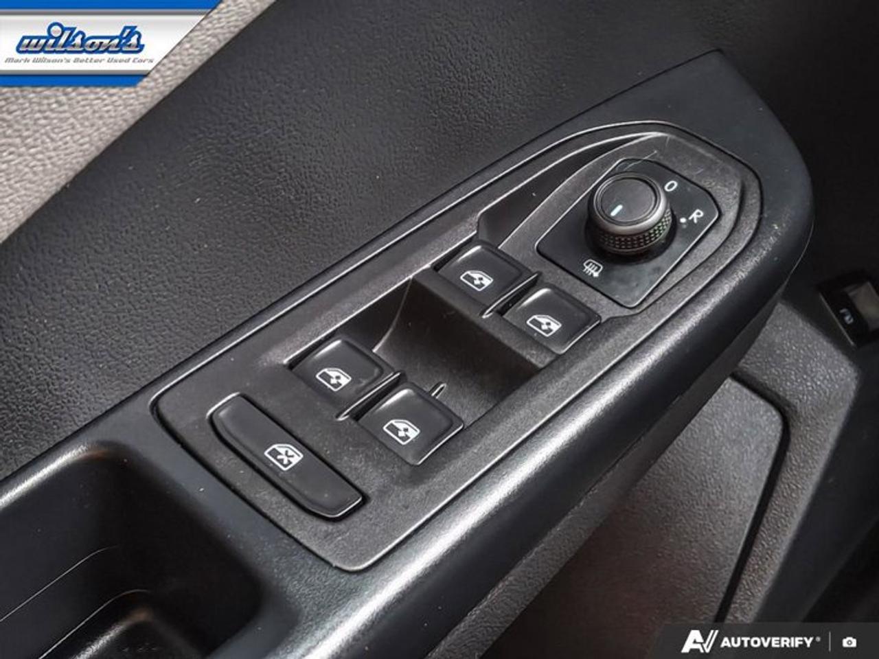 2023 Volkswagen Taos Comfortline AWD | Remote Start | Carplay and Android Auto | Cruise Control | and More ! Photo