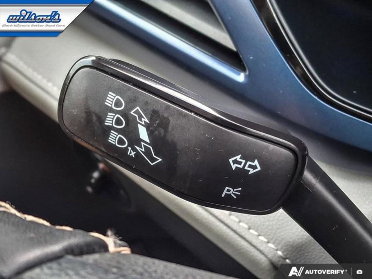 2023 Volkswagen Taos Comfortline AWD | Remote Start | Carplay and Android Auto | Cruise Control | and More ! Photo