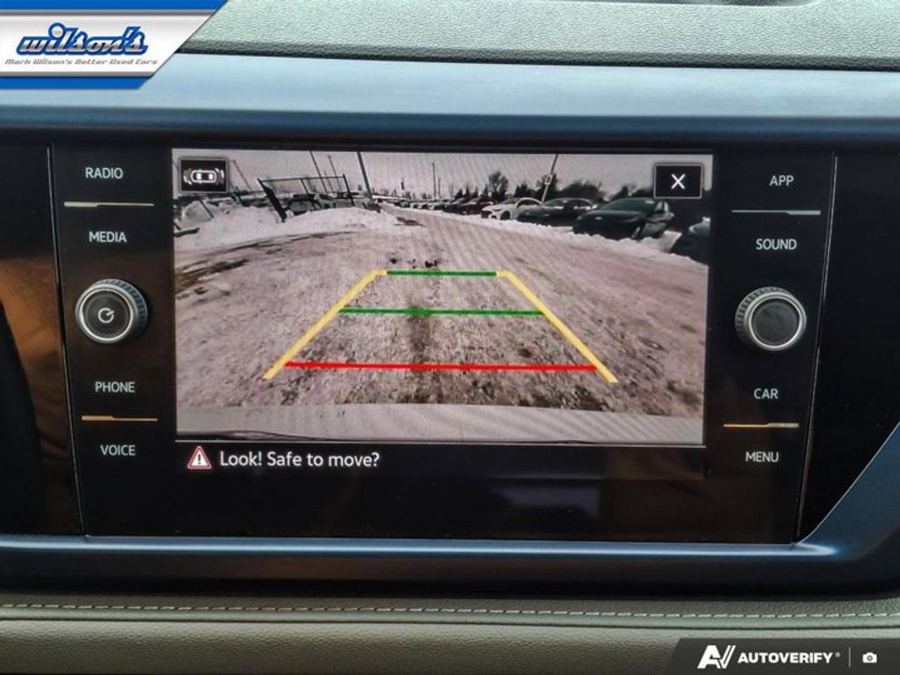 2023 Volkswagen Taos Comfortline AWD | Remote Start | Carplay and Android Auto | Cruise Control | and More ! Photo