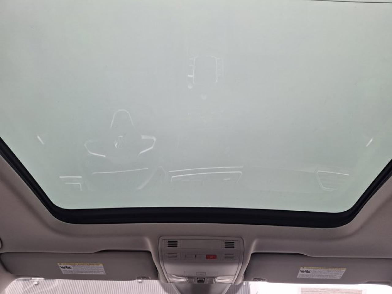 2024 Volkswagen Tiguan Comfortline AWD | Panoramic Sunroof | Leatherette | Adaptive Cruise | Heated Wheel + Seats & More ! Photo