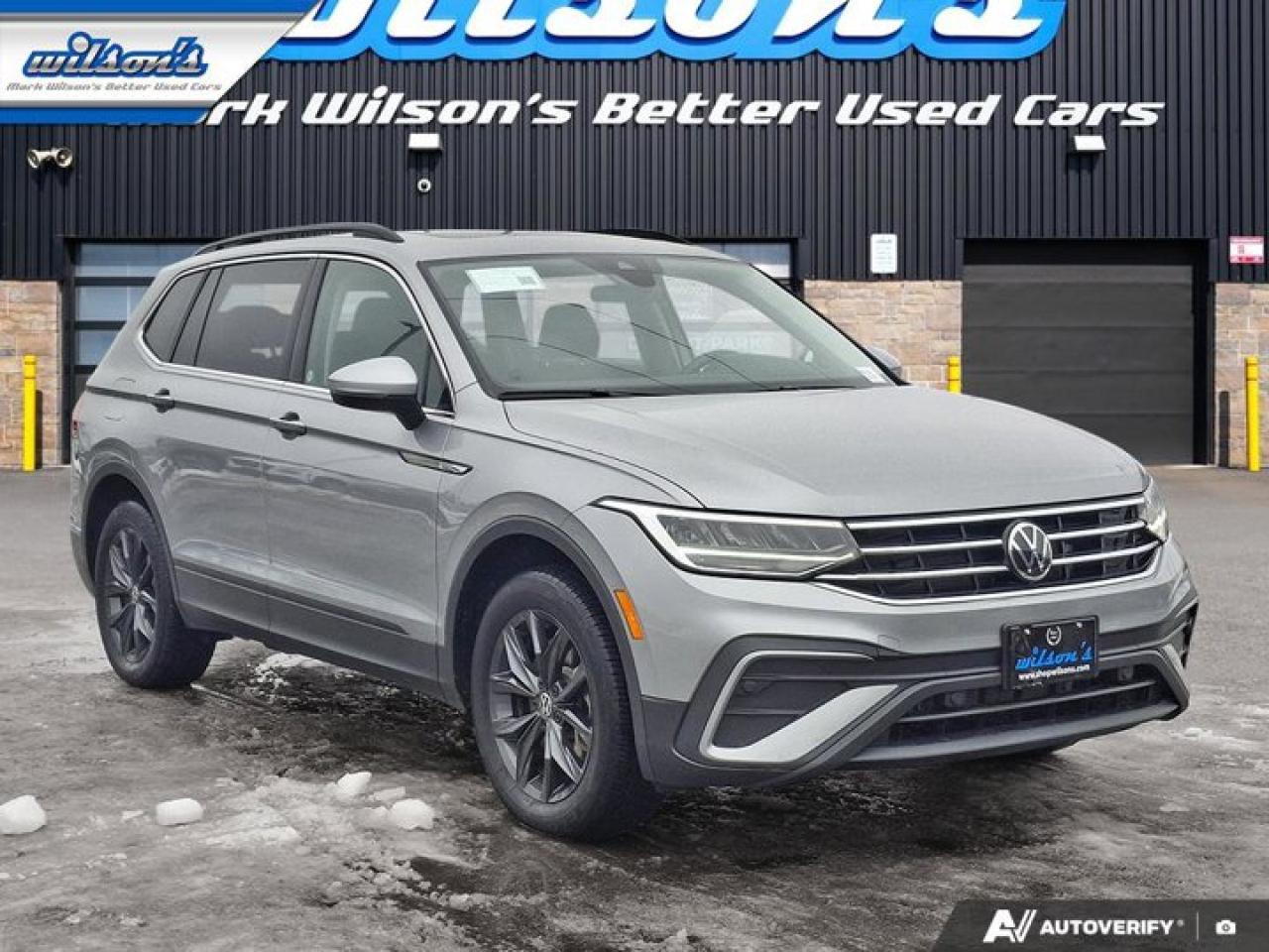 2024 Volkswagen Tiguan Comfortline AWD | Panoramic Sunroof | Leatherette | Adaptive Cruise | Heated Wheel + Seats & More ! Photo