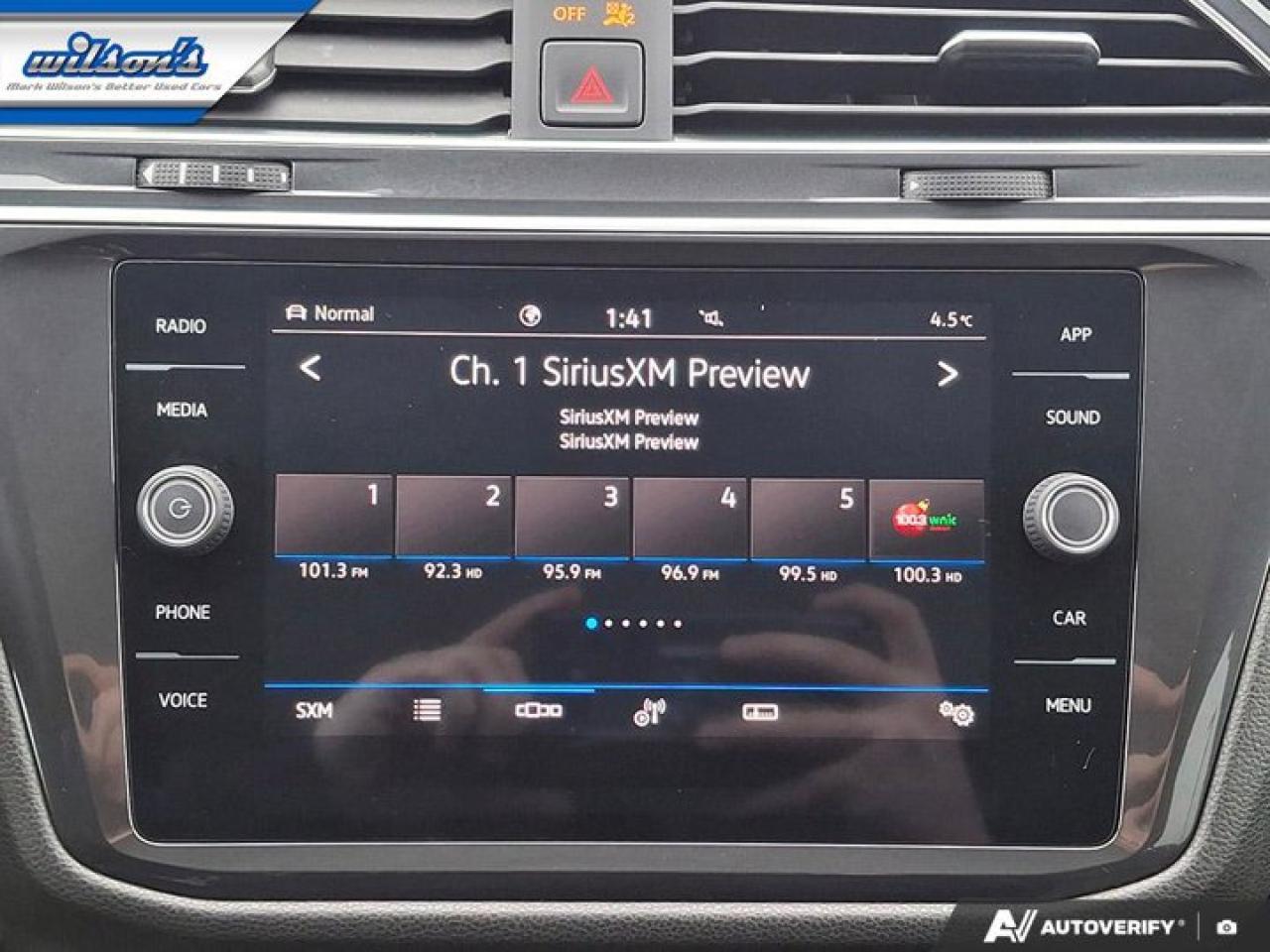 2024 Volkswagen Tiguan Comfortline AWD | Panoramic Sunroof | Leatherette | Adaptive Cruise | Heated Wheel + Seats & More ! Photo