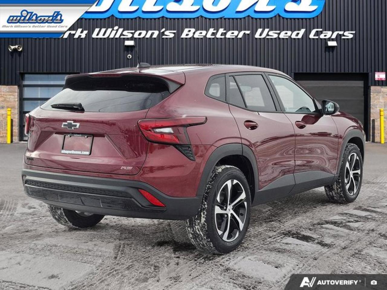 2024 Chevrolet Trax 1RS | Sunroof | Heated Wheel + Seats | CarPlay + Android | Rear Camera | Alloy Wheels and More ! Photo