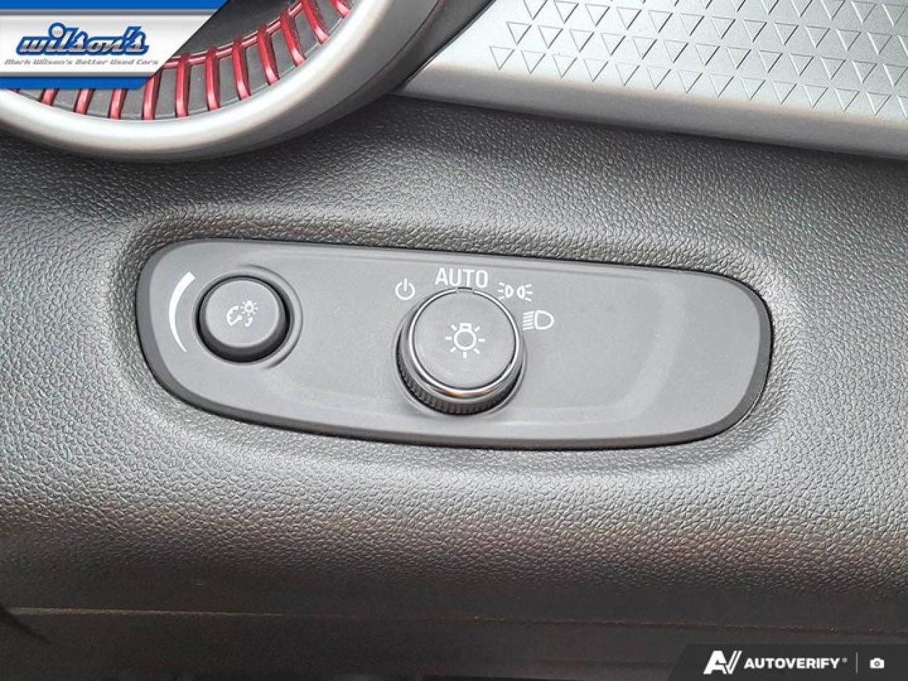 2024 Chevrolet Trax 1RS | Sunroof | Heated Wheel + Seats | CarPlay + Android | Rear Camera | Alloy Wheels and More ! Photo