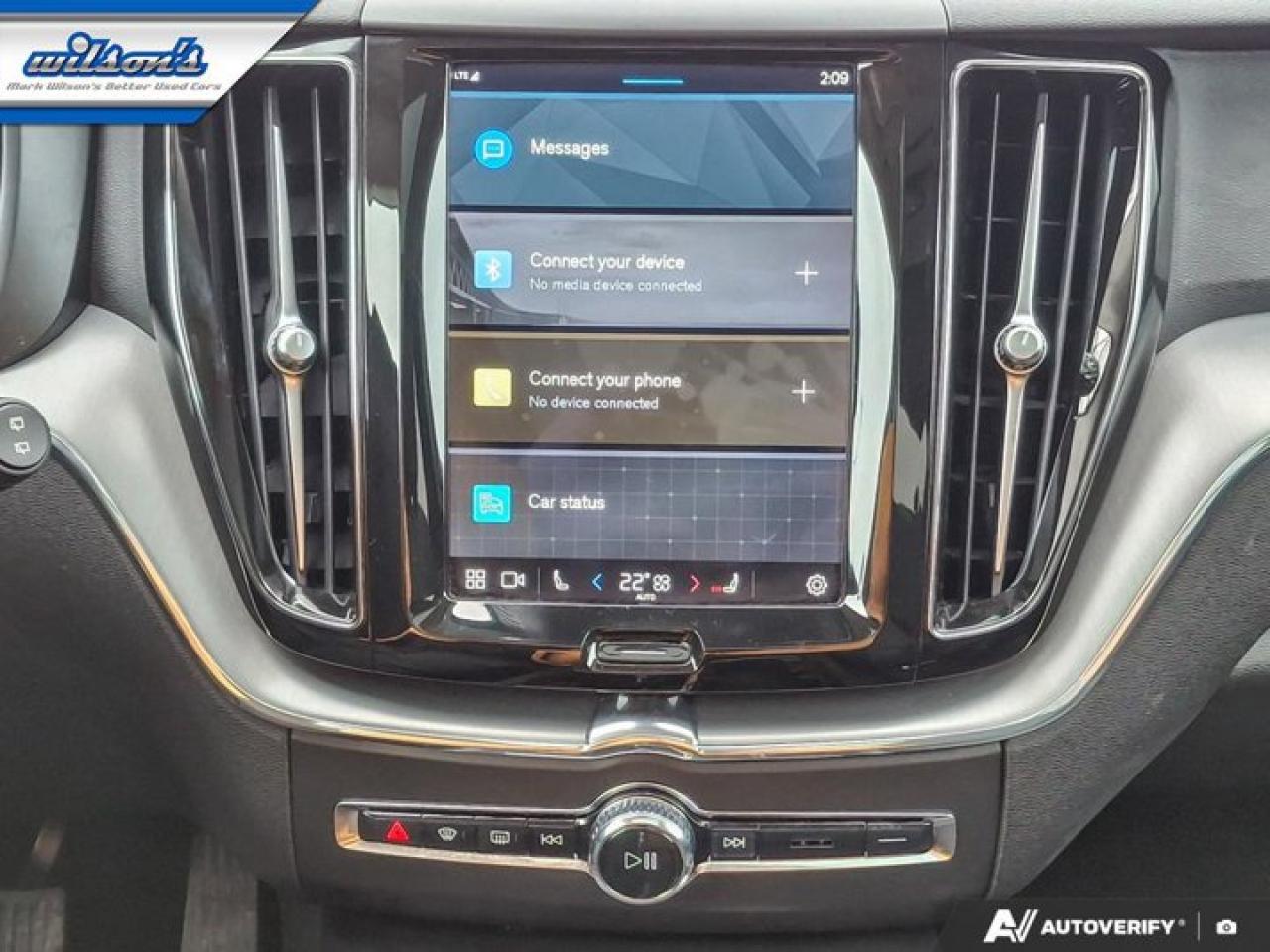 2023 Volvo XC60 Core AWD | Leather | Sunroof | Nav | Heated Seats | Power Seat | Rear Camera | and More ! Photo