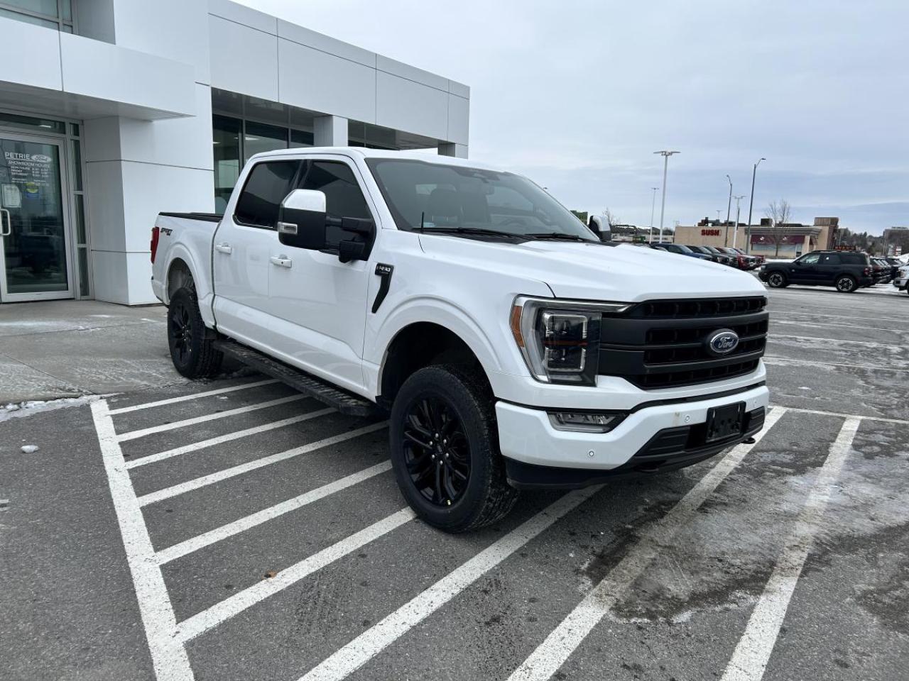 2022 Ford F-150 Lariat Photo2