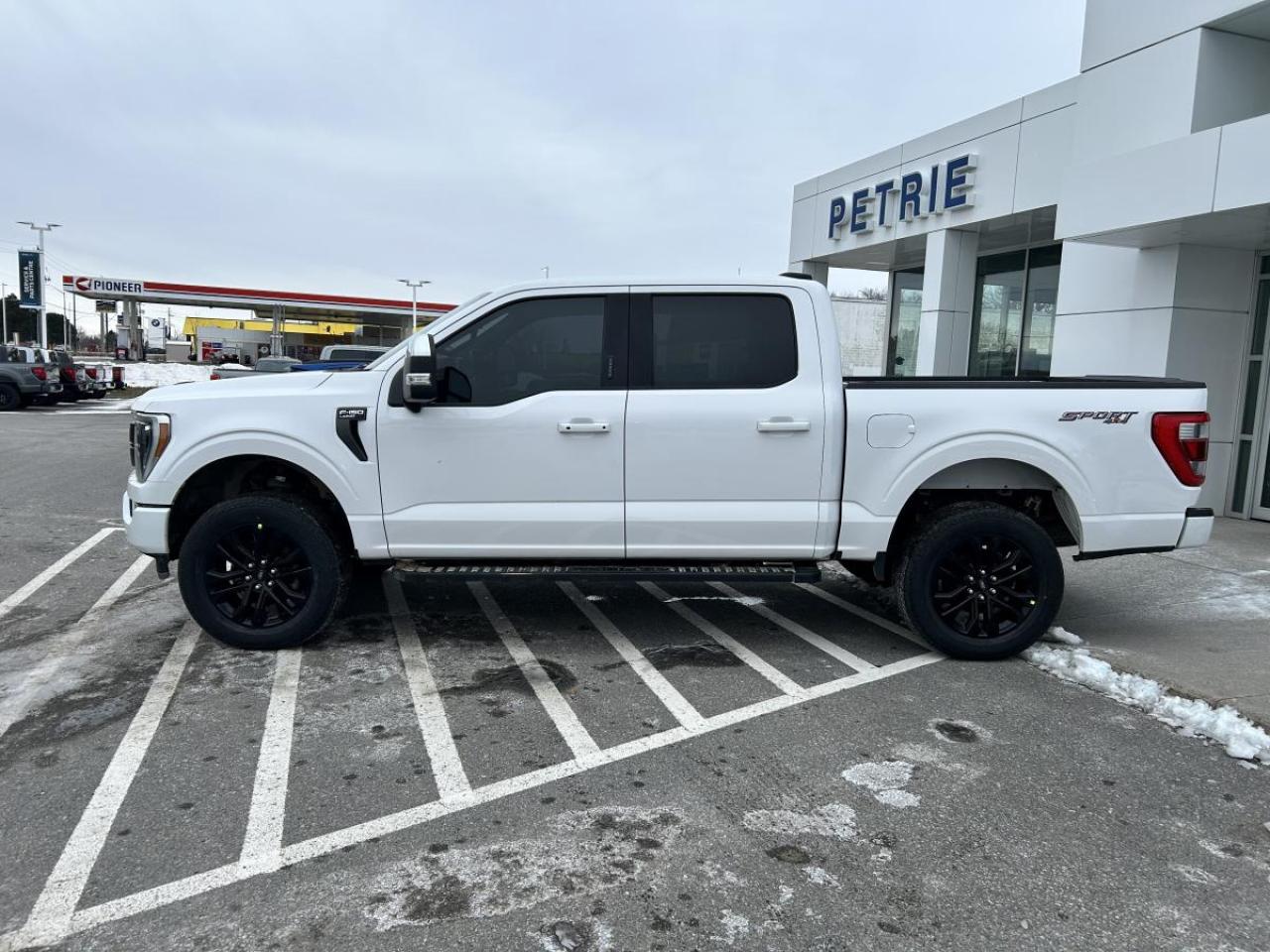 2022 Ford F-150 Lariat Photo