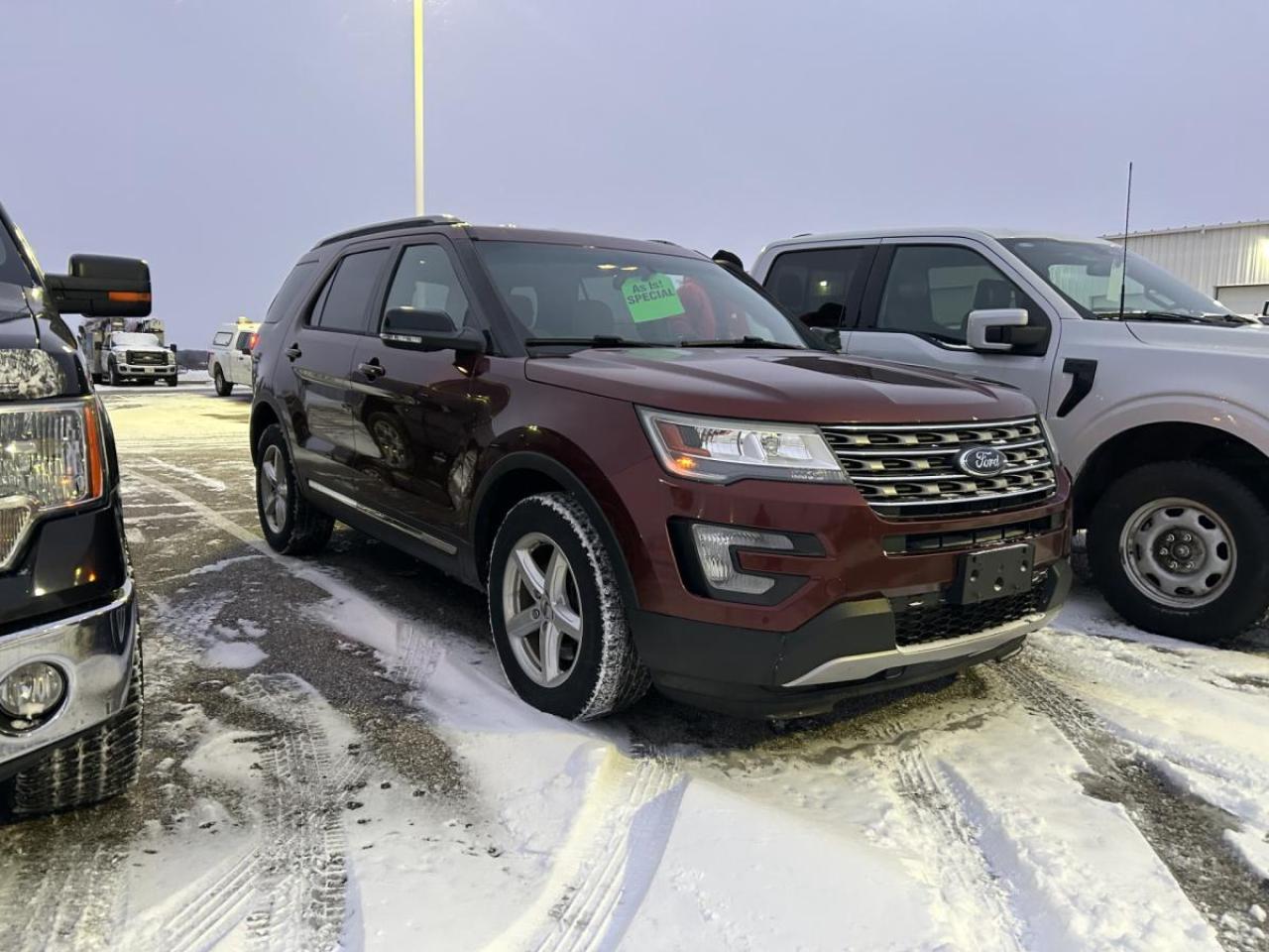 Used 2016 Ford Explorer 4WD 4dr XLT for sale in Watford, ON