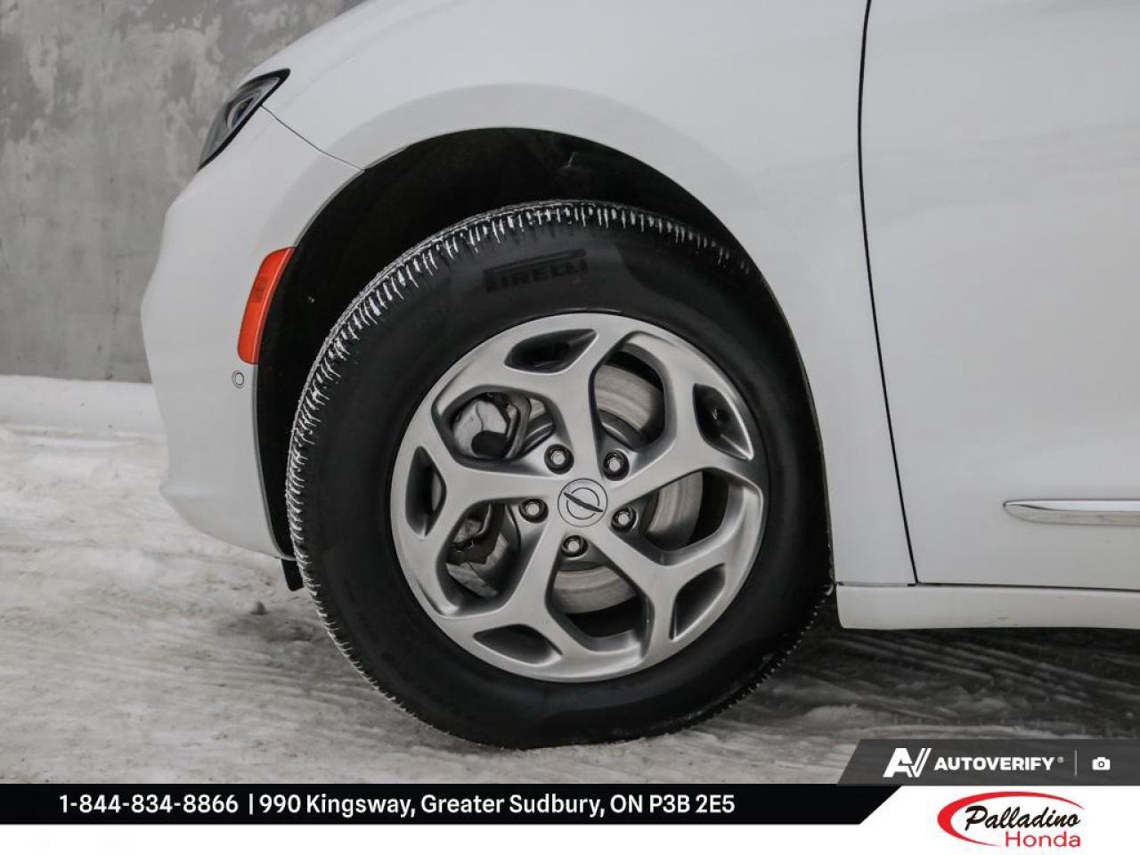 2023 Chrysler Pacifica Limited Photo