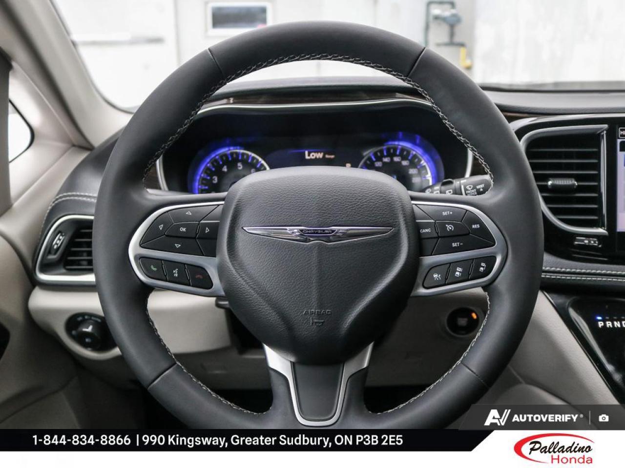 2023 Chrysler Pacifica Limited Photo
