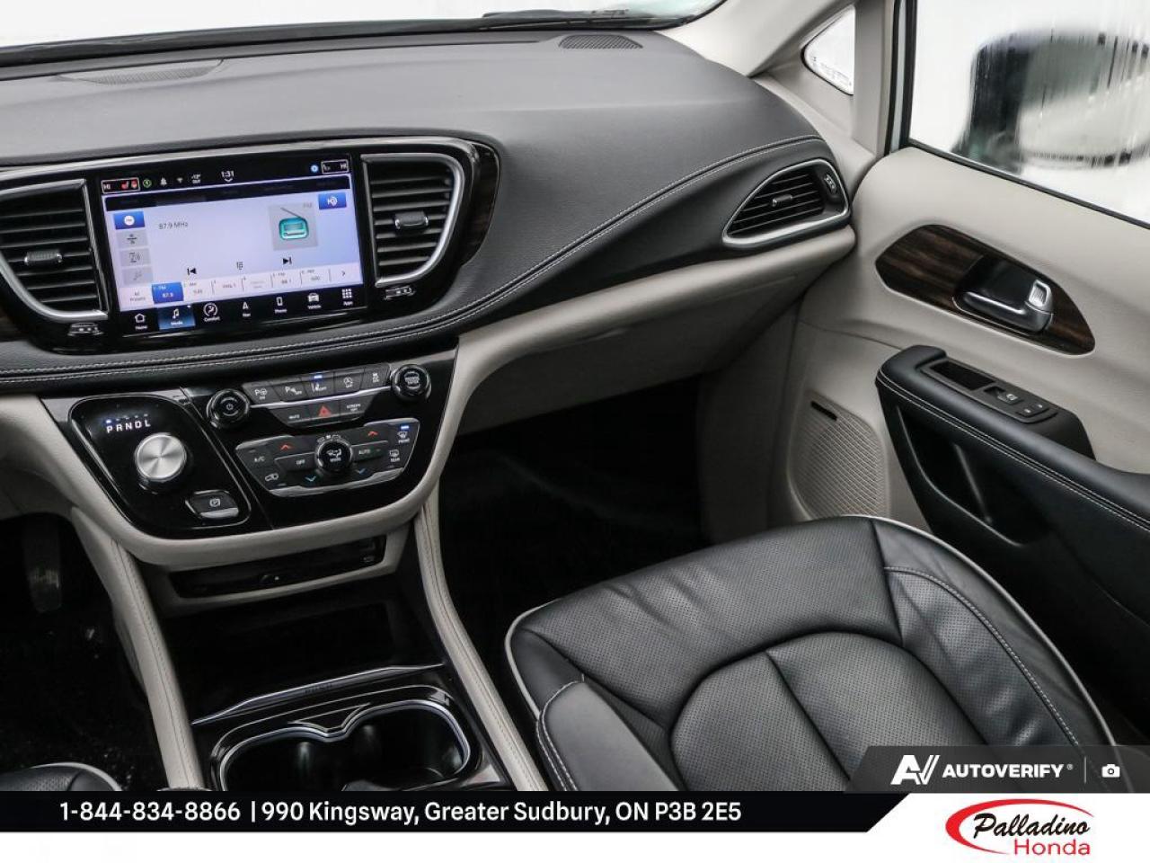 2023 Chrysler Pacifica Limited Photo