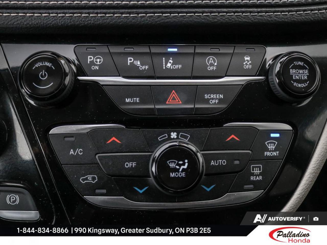 2023 Chrysler Pacifica Limited Photo