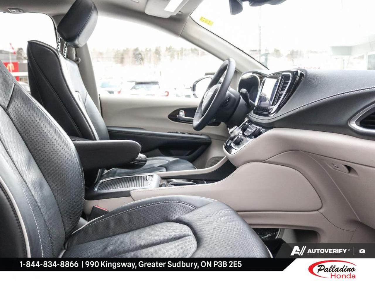 2023 Chrysler Pacifica Limited Photo