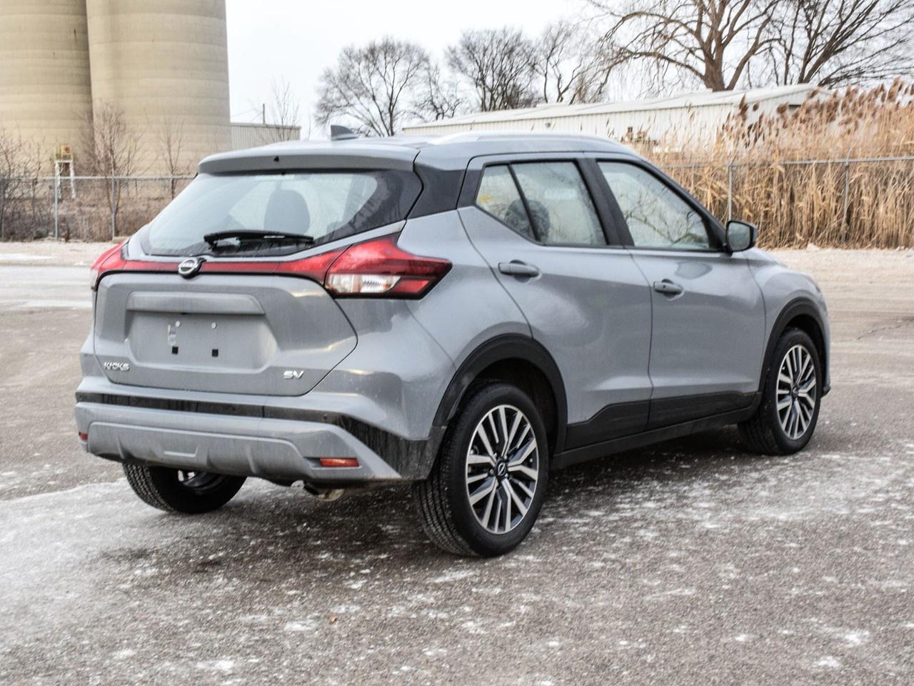 2024 Nissan Kicks SV FWD Photo3