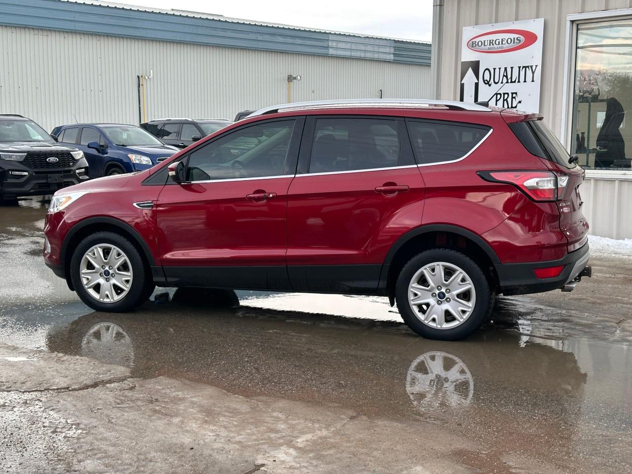 2017 Ford Escape 4WD 4DR TITANIUM Photo