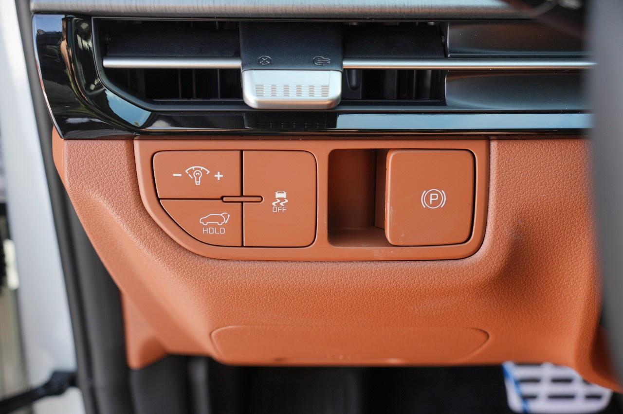 2026 Kia Sportage X-Line Limited AWD w/Brown Interior Photo