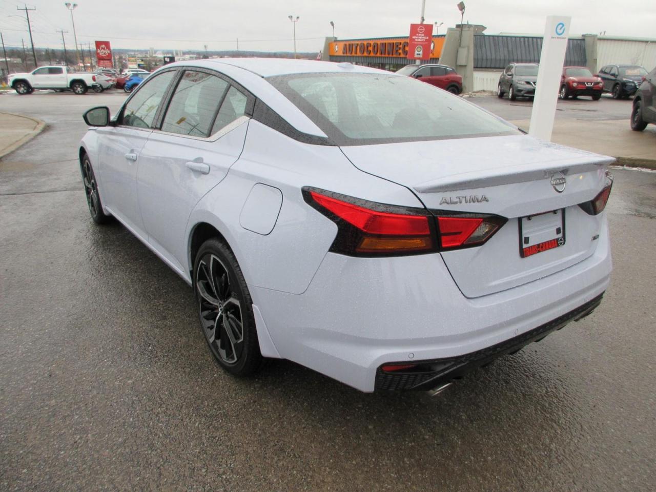 2024 Nissan Altima SR Photo