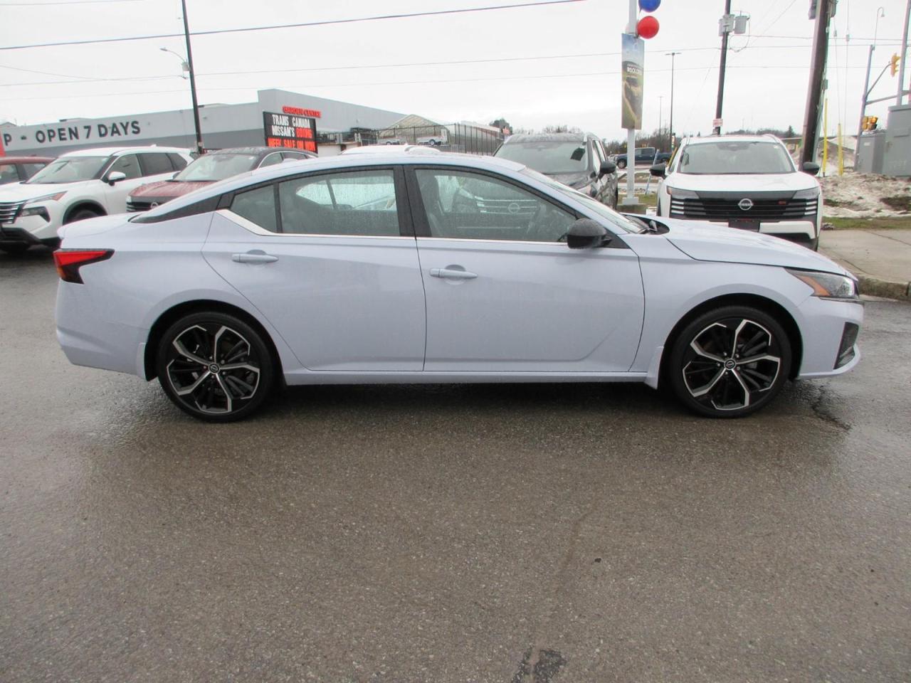 2024 Nissan Altima SR Photo