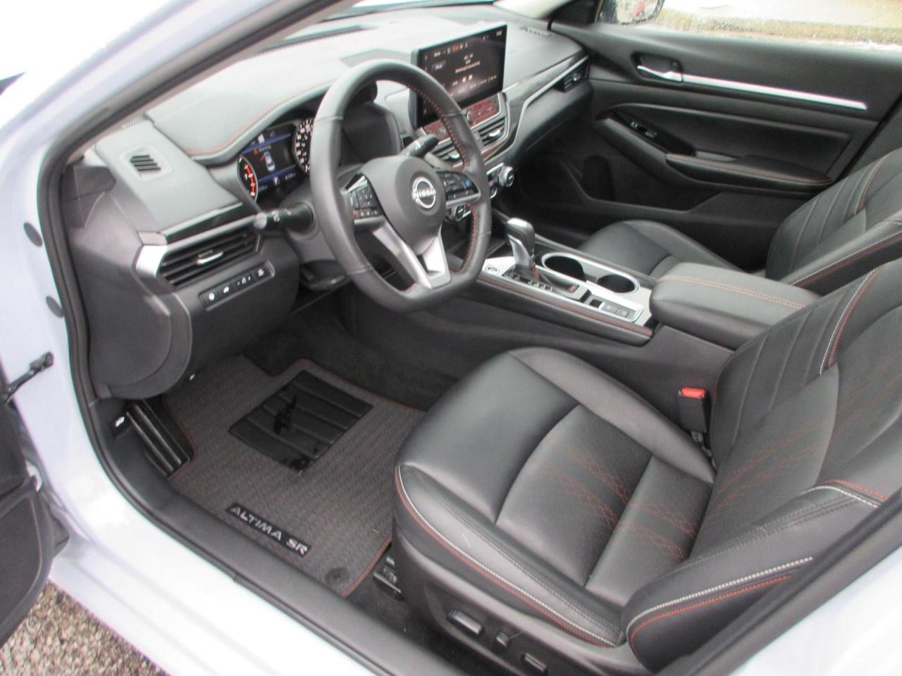 2024 Nissan Altima SR Photo