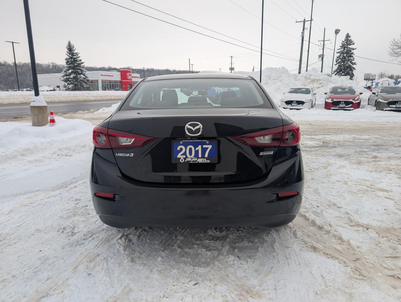 2017 Mazda MAZDA3 GX Photo
