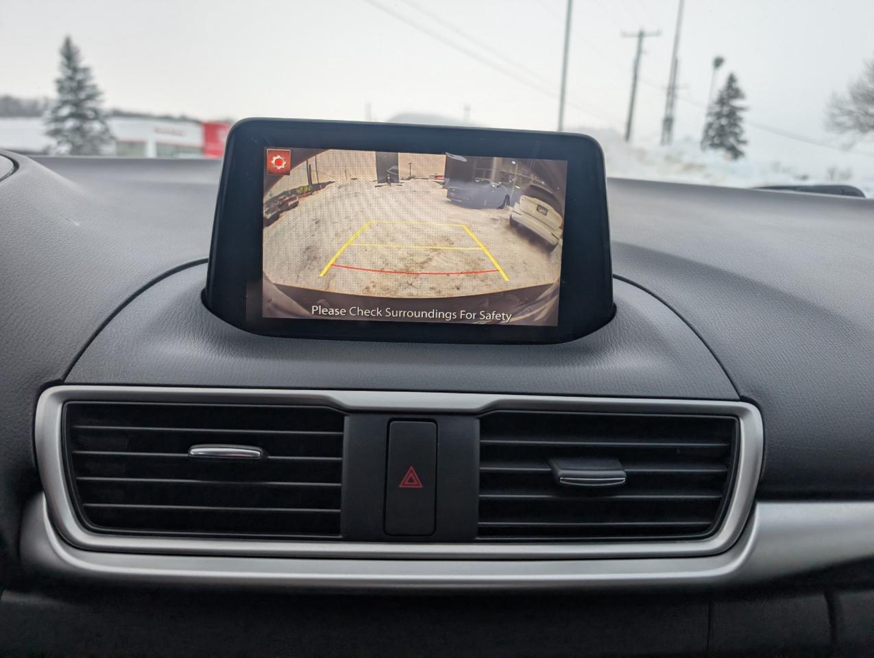 2017 Mazda MAZDA3 GX Photo