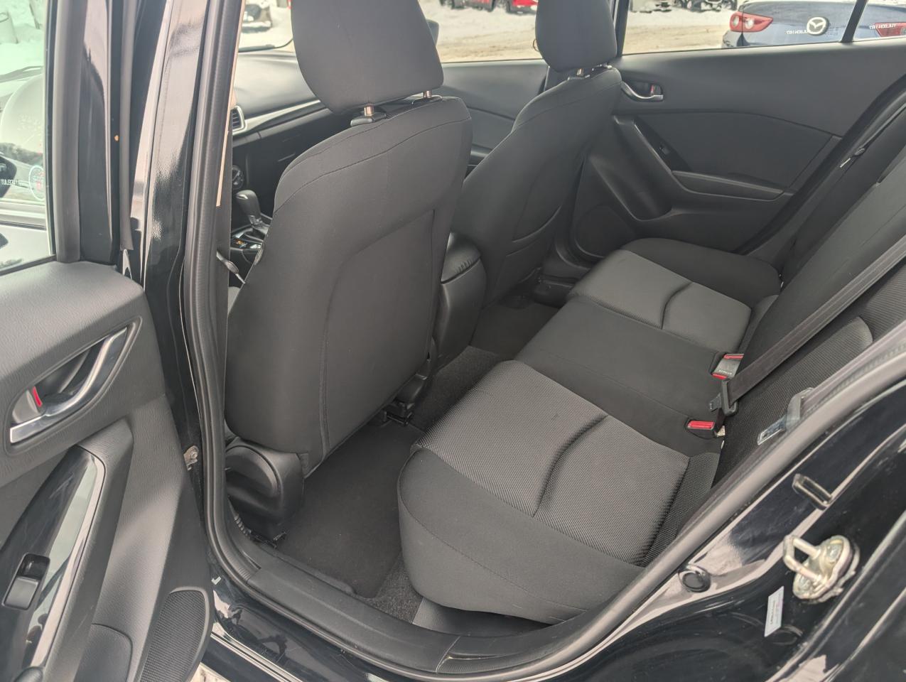 2017 Mazda MAZDA3 GX Photo