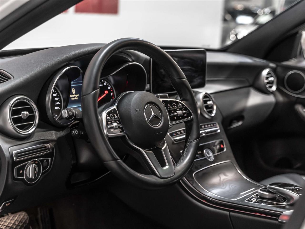 2019 Mercedes-Benz C 300 C 300|AMG PKG|BLINDSPOT|360CAM|NAVI|PANO|LOADED Photo