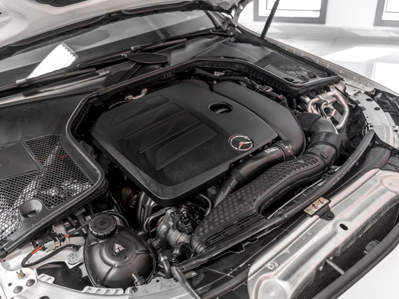 2019 Mercedes-Benz C 300 C 300|AMG PKG|BLINDSPOT|360CAM|NAVI|PANO|LOADED Photo