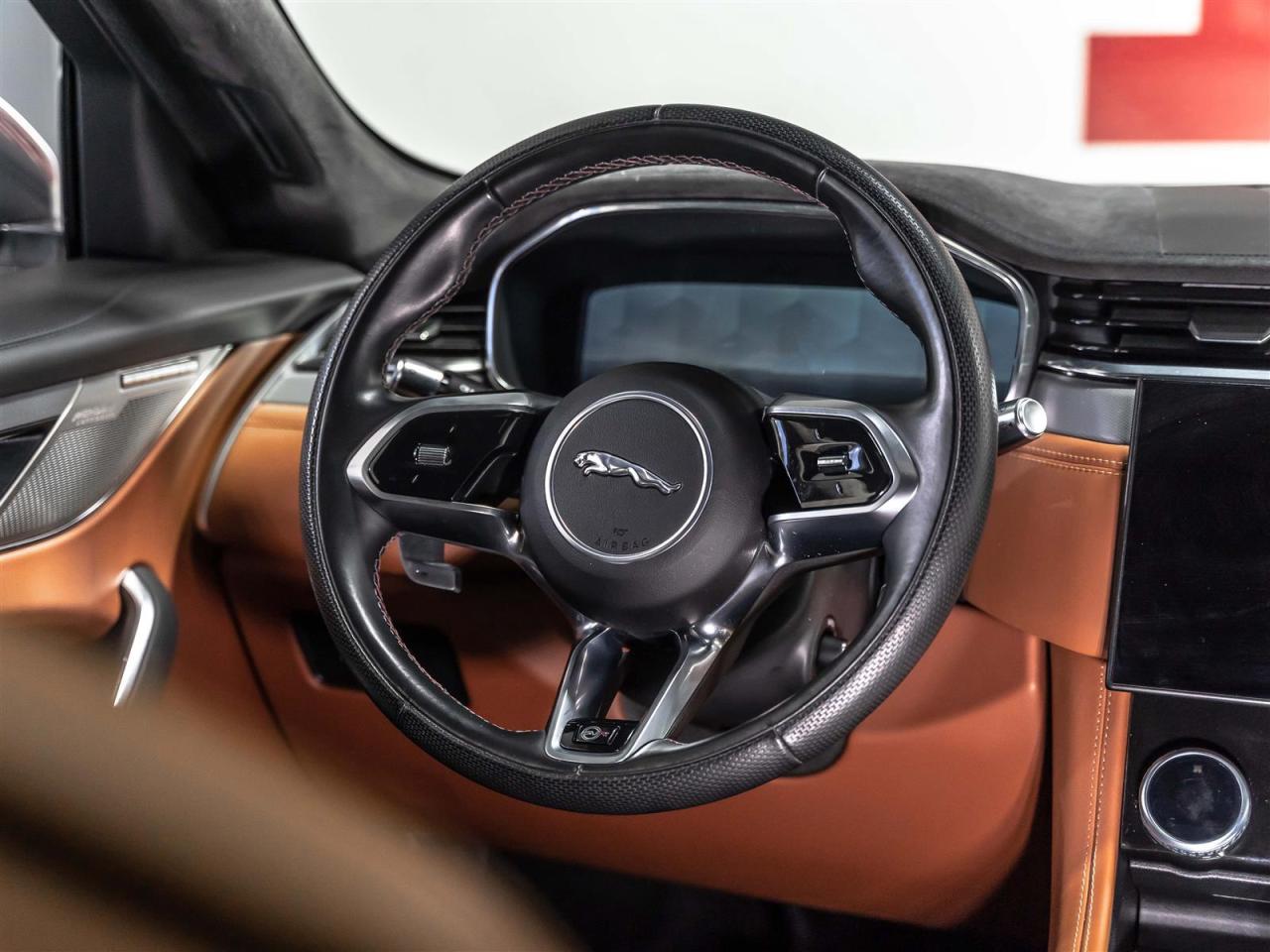 2022 Jaguar F-PACE SVR|550HP|ADAPT CRUISE|360CAM|MERIDIAN|LOADED Photo