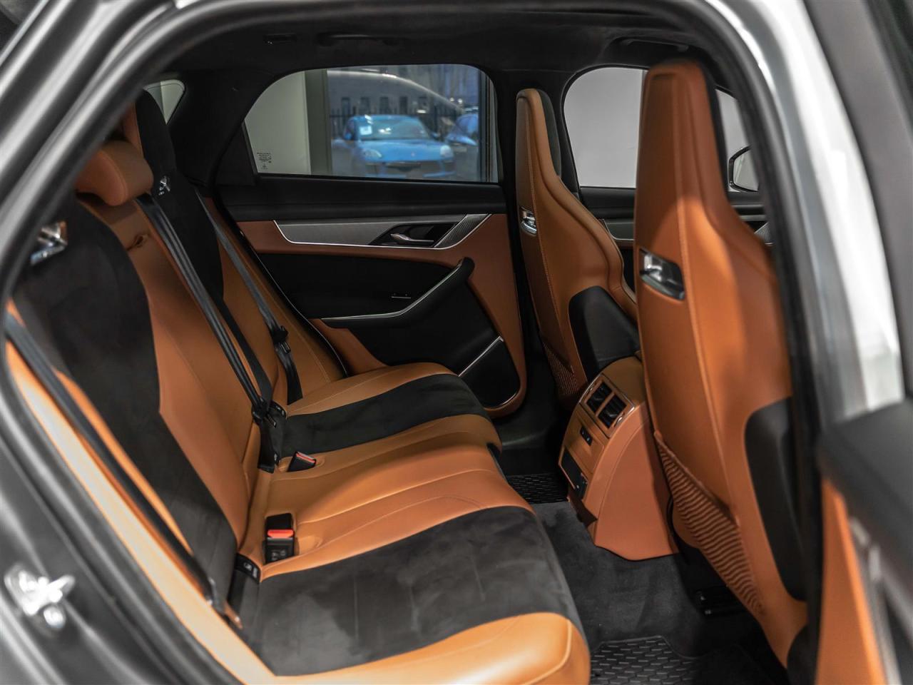 2022 Jaguar F-PACE SVR|550HP|ADAPT CRUISE|360CAM|MERIDIAN|LOADED Photo