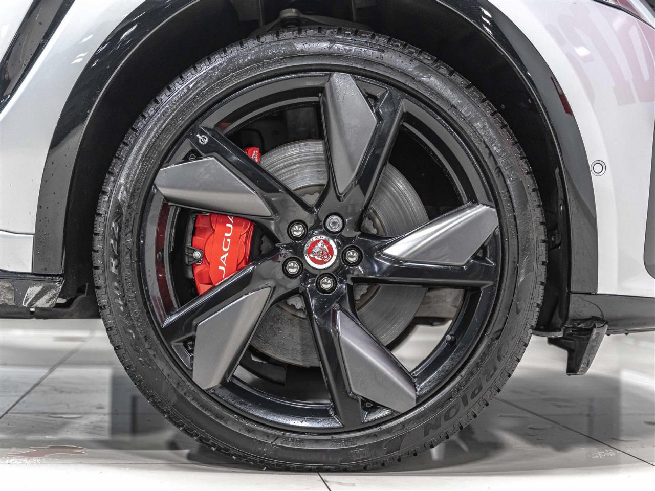 2022 Jaguar F-PACE SVR|550HP|ADAPT CRUISE|360CAM|MERIDIAN|LOADED Photo