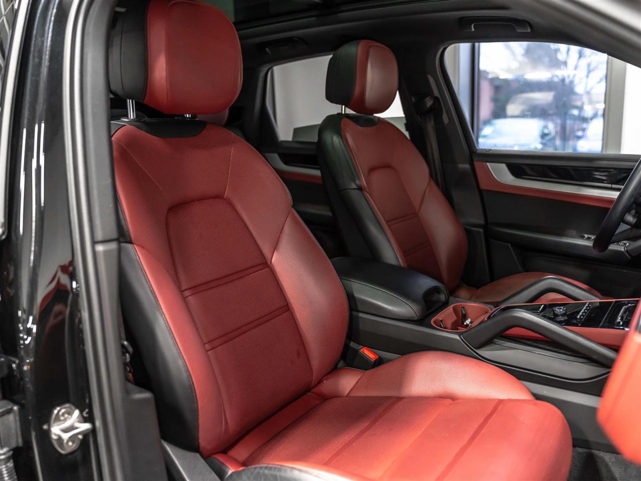 2024 Porsche Cayenne PREMIUM PLUS|21 SPYDER WHEELS|ADAPT CRUISE Photo