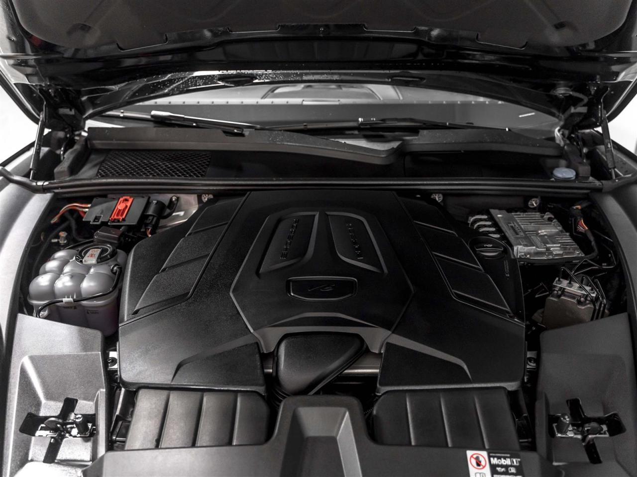 2024 Porsche Cayenne PREMIUM PLUS|21 SPYDER WHEELS|ADAPT CRUISE Photo