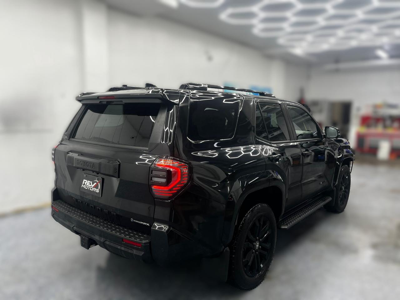 2025 Toyota 4Runner Platinum | Hybrid | Running Boards Photo