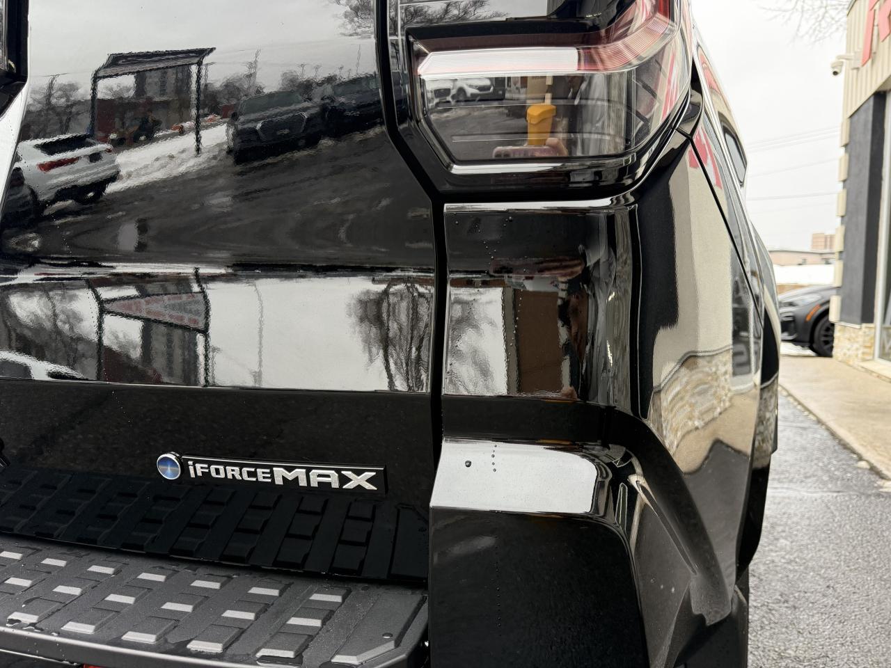 2025 Toyota 4Runner Platinum | Hybrid | Running Boards Photo4