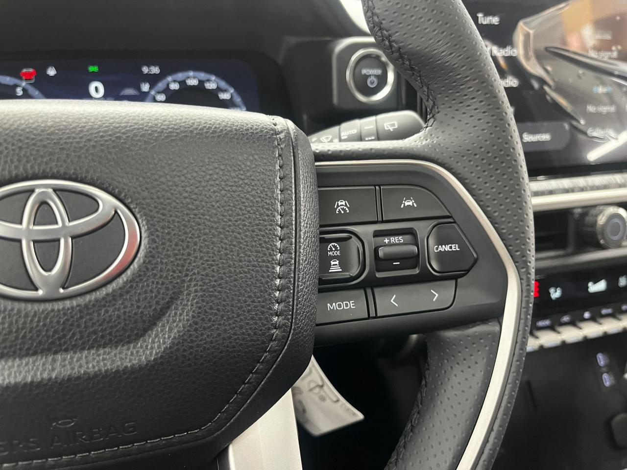 2025 Toyota 4Runner Platinum | Hybrid | Running Boards Photo