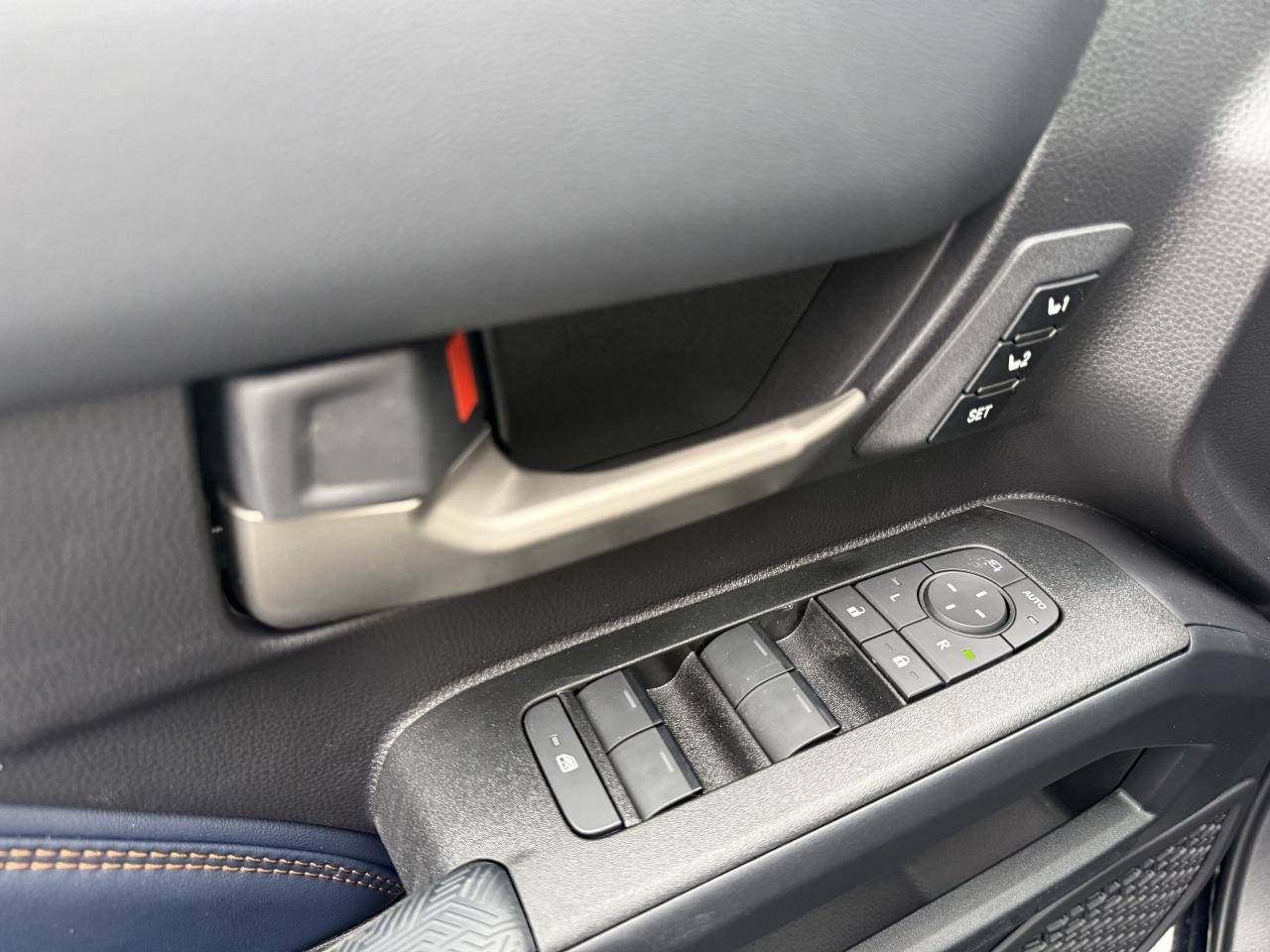 2025 Toyota 4Runner Platinum | Hybrid | Running Boards Photo