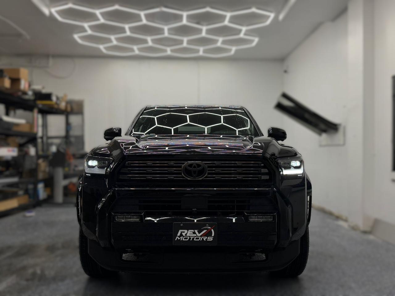 2025 Toyota 4Runner Platinum | Hybrid | Running Boards Photo2