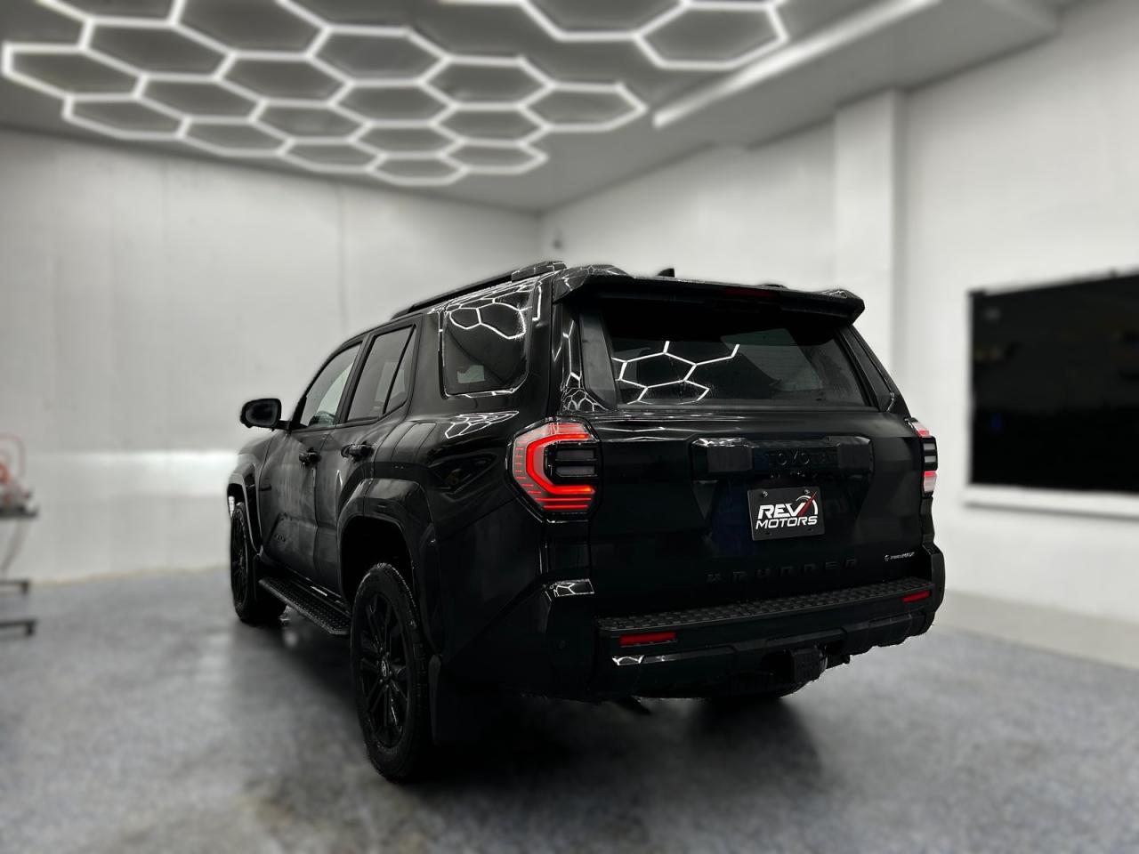 2025 Toyota 4Runner Platinum | Hybrid | Running Boards Photo