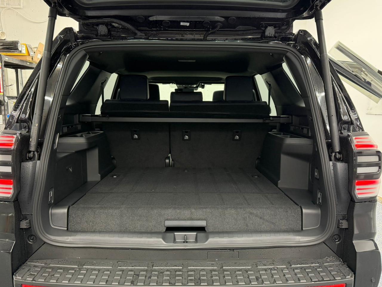 2025 Toyota 4Runner Platinum | Hybrid | Running Boards Photo