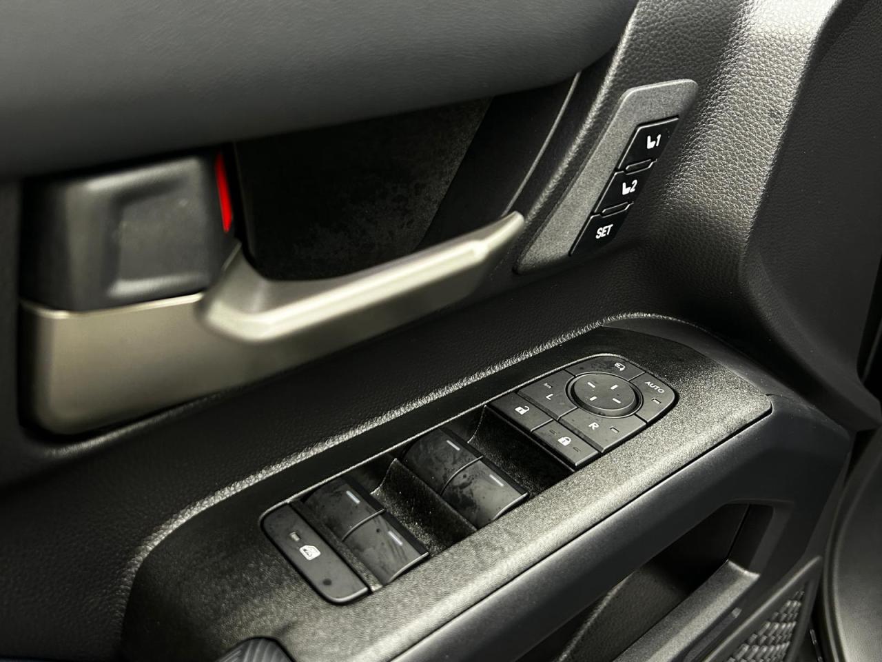 2025 Toyota 4Runner Platinum | Hybrid | Running Boards Photo