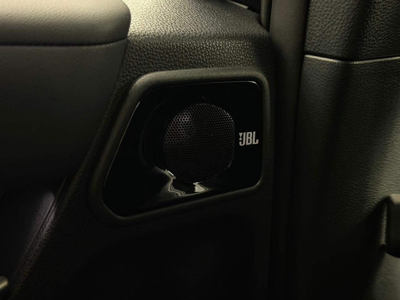 2025 Toyota 4Runner Platinum | Hybrid | Running Boards Photo