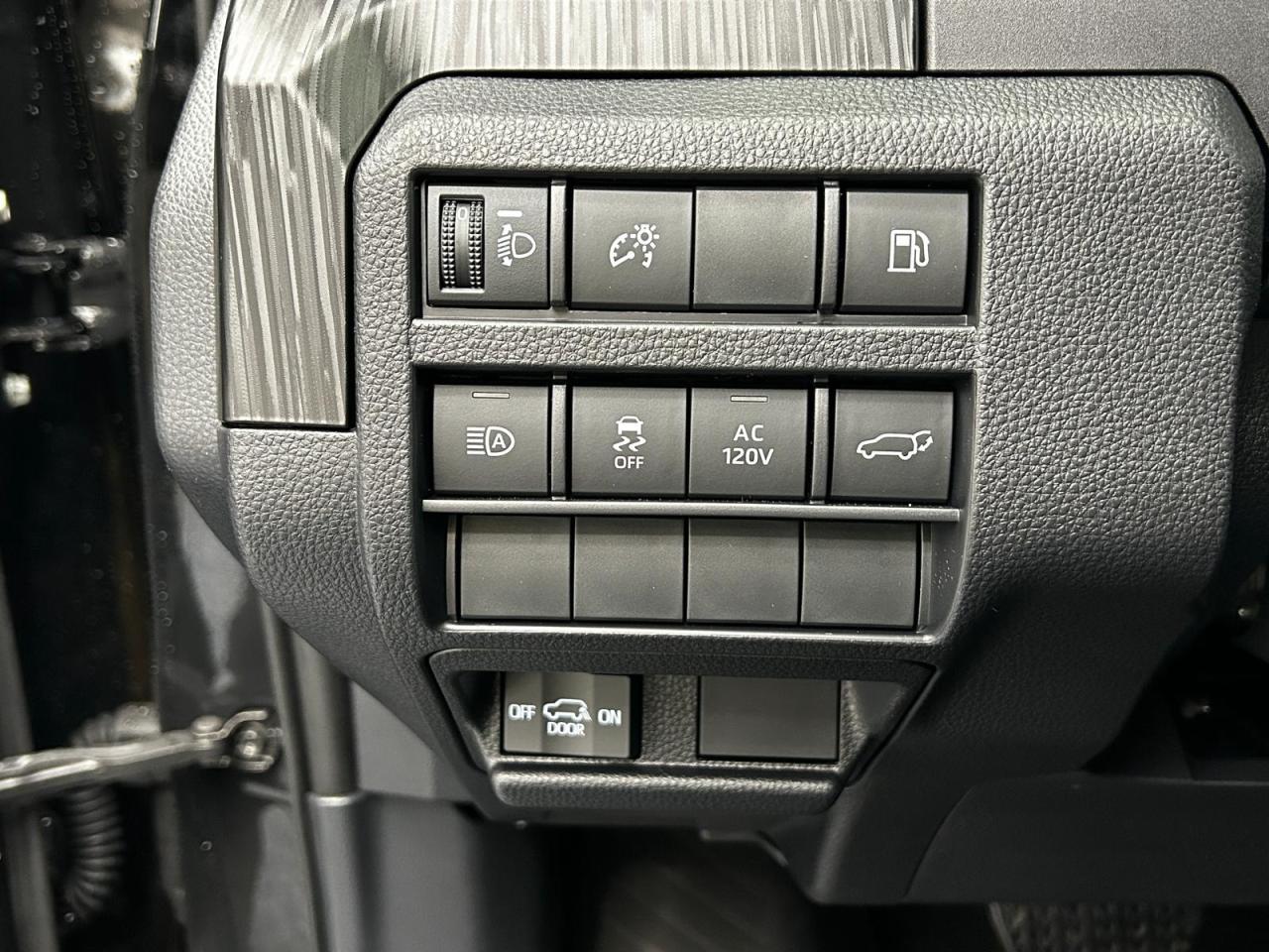 2025 Toyota 4Runner Platinum | Hybrid | Running Boards Photo