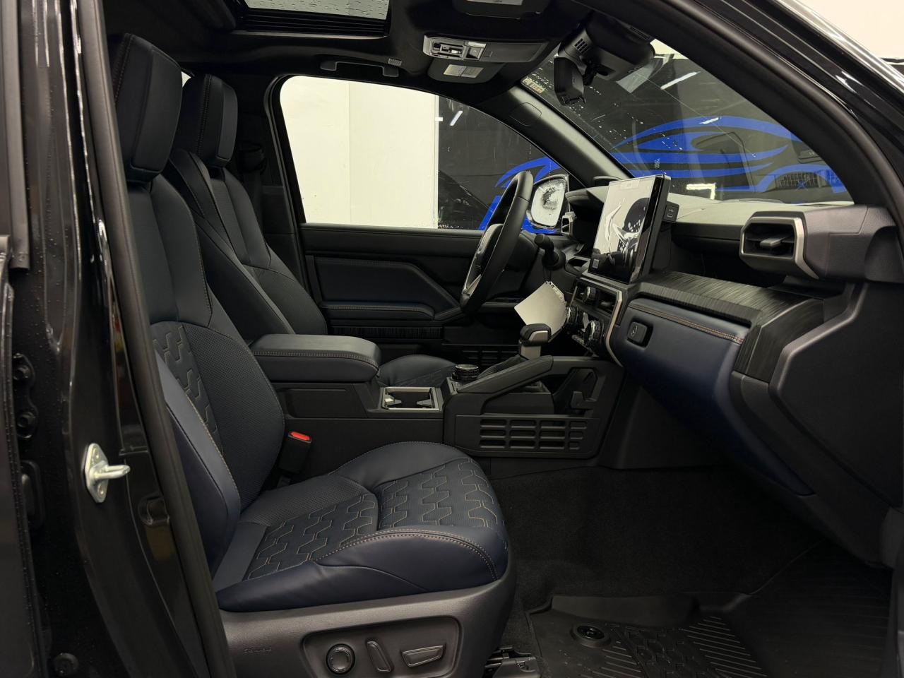 2025 Toyota 4Runner Platinum | Hybrid | Running Boards Photo